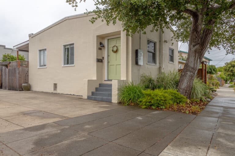 Exterior of Bay Area Cozy Stays home in Berkeley, CA — book direct